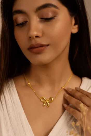 Elegant Bow Pendant Necklace