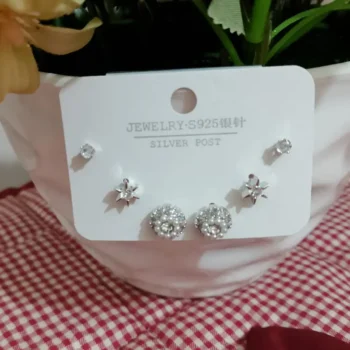 One Card with Three Pairs of Multiple Ear Studs