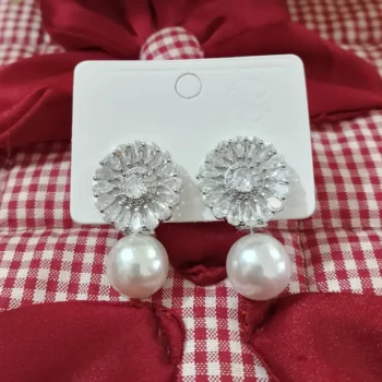 Exquisite Flower Zircon Imitation Pearl Earrings