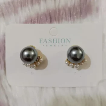 Paw Pearl Ear Studs Earrings