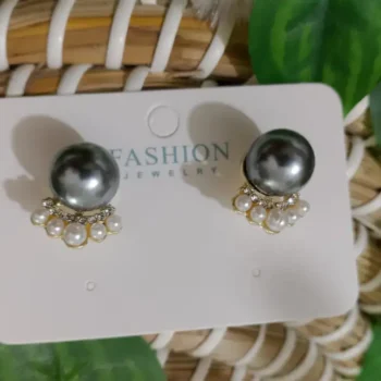 Paw Pearl Ear Studs Earrings