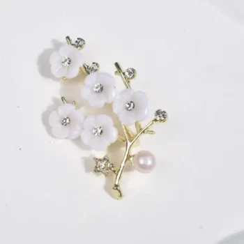 Blossom Pearl Brooch